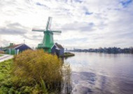 荷兰桑斯安斯的风车风景图片大全