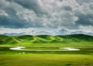 新疆巴音布鲁克风景图片