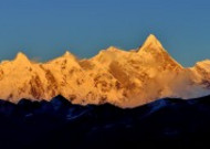 西藏南迦巴瓦峰图片