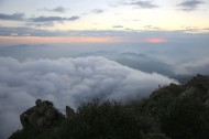 雾灵山晨曦风景图片