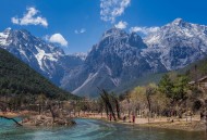 云南玉龙雪山风景图片