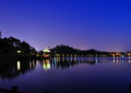 云南神女湖夜景图片