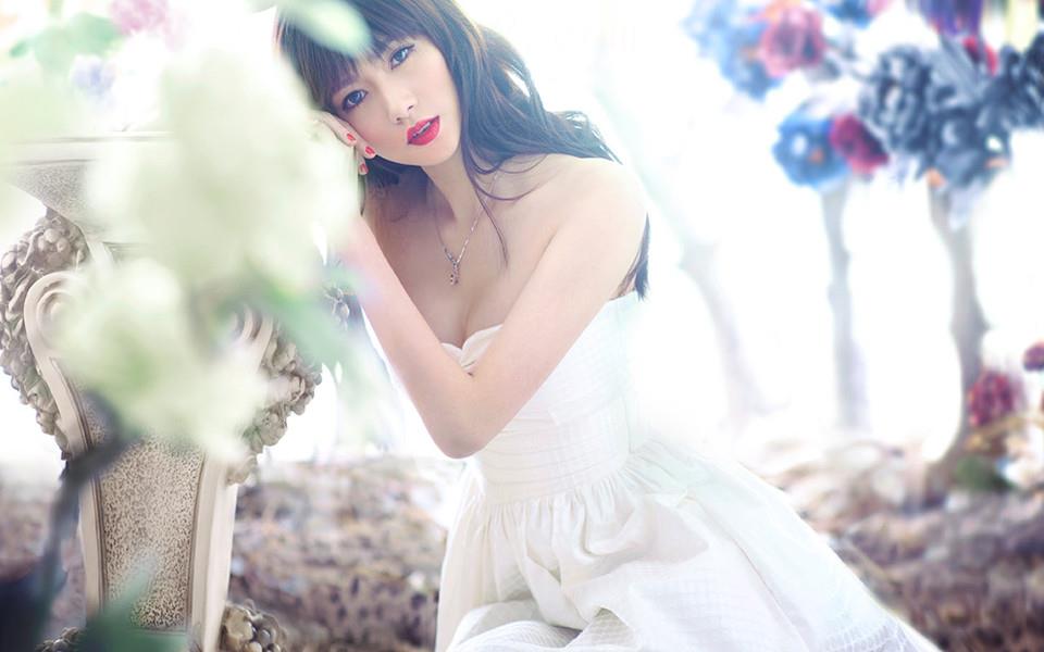 唯美婚纱公主高清桌面壁纸