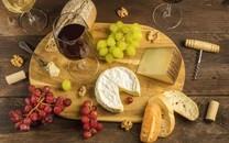 营养丰富的餐桌美食图片