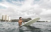 海边冲浪极限运动图片