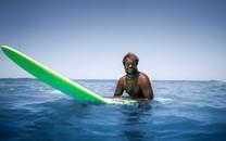 海边冲浪极限运动图片