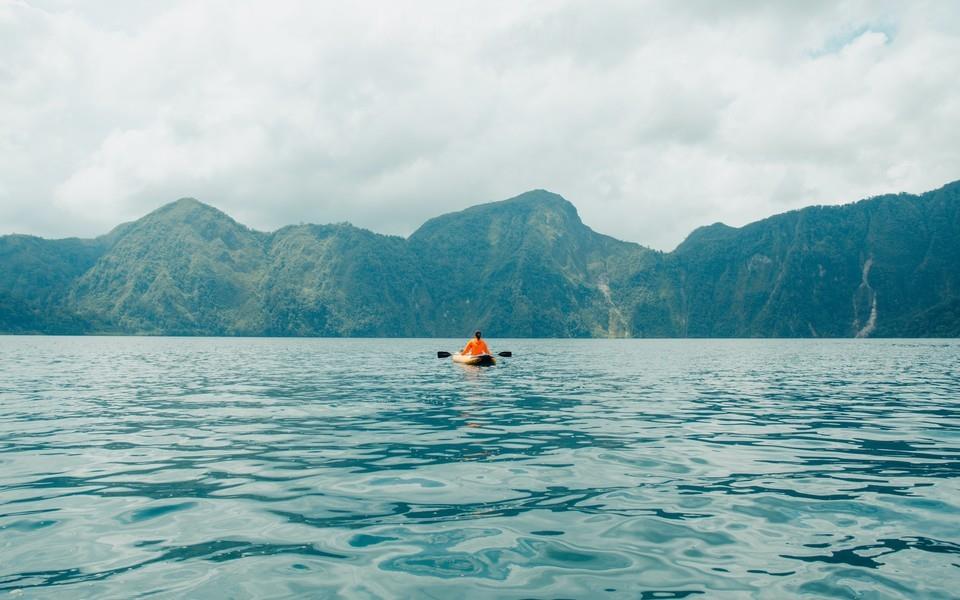 划船水上运动图片
