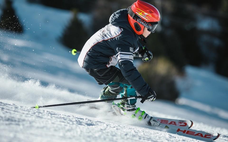 滑雪运动电脑高清图片