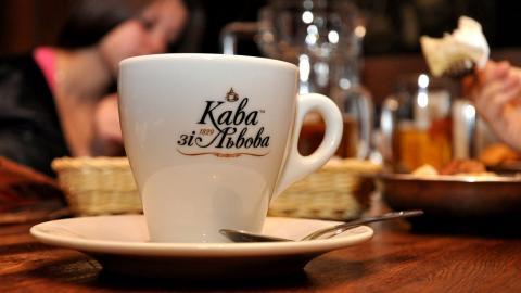 温暖浓郁的咖啡杯高清图片