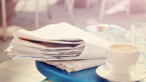 温暖浓郁的咖啡杯高清图片