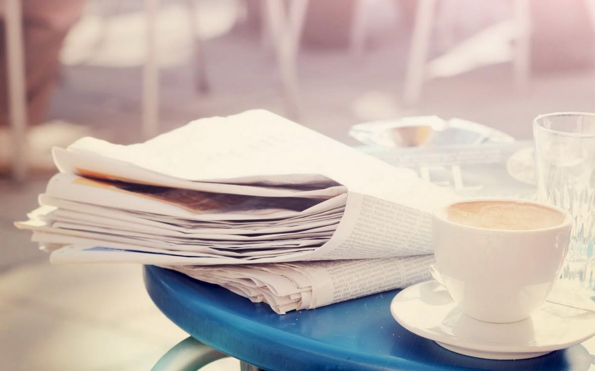 温暖浓郁的咖啡杯高清图片