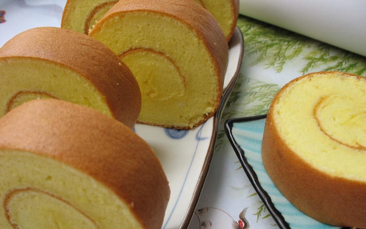 美味的瑞士卷糕点图片