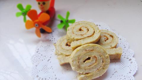 美味的瑞士卷糕点图片