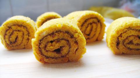 美味的瑞士卷糕点图片