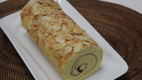 美味的瑞士卷糕点图片