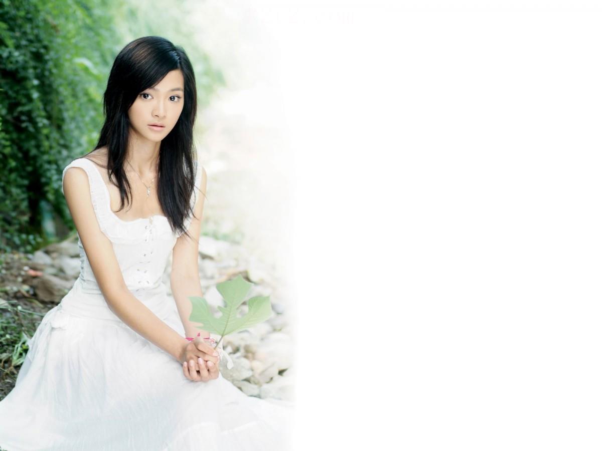 清纯美女何琢言图片