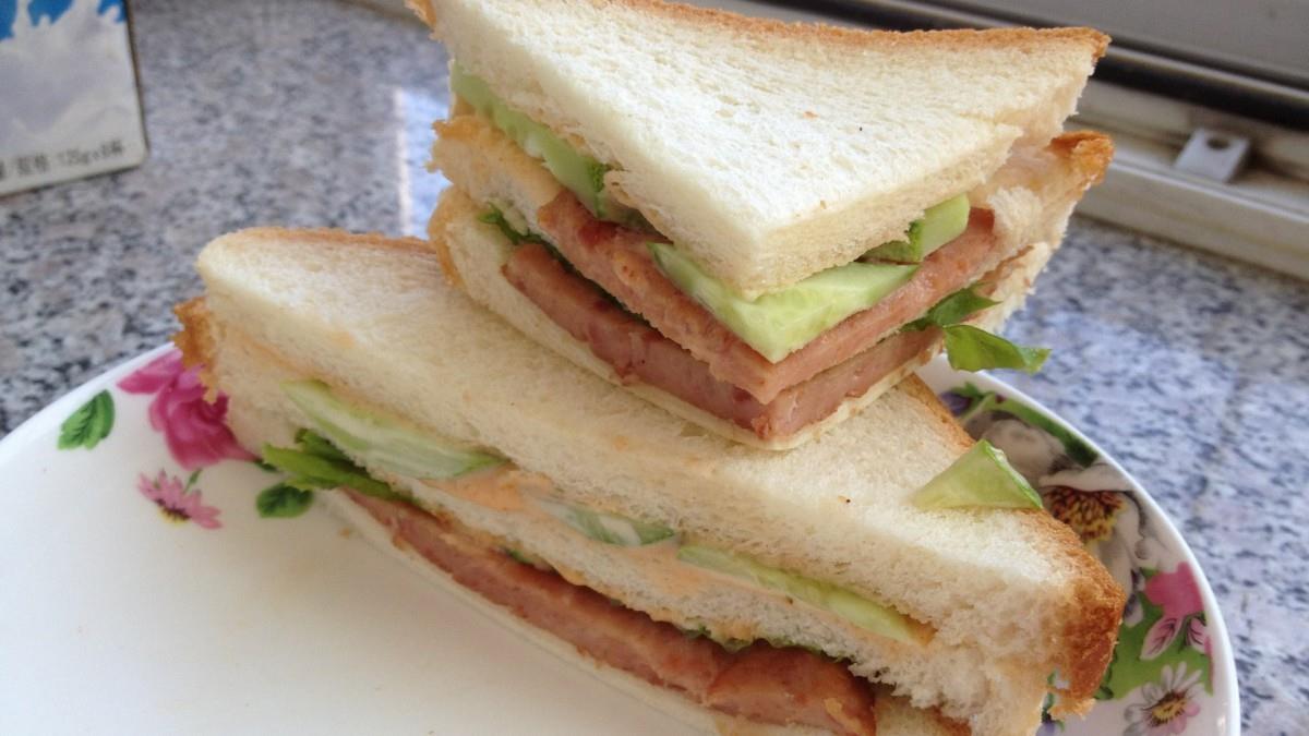 美味可口的三明治图片