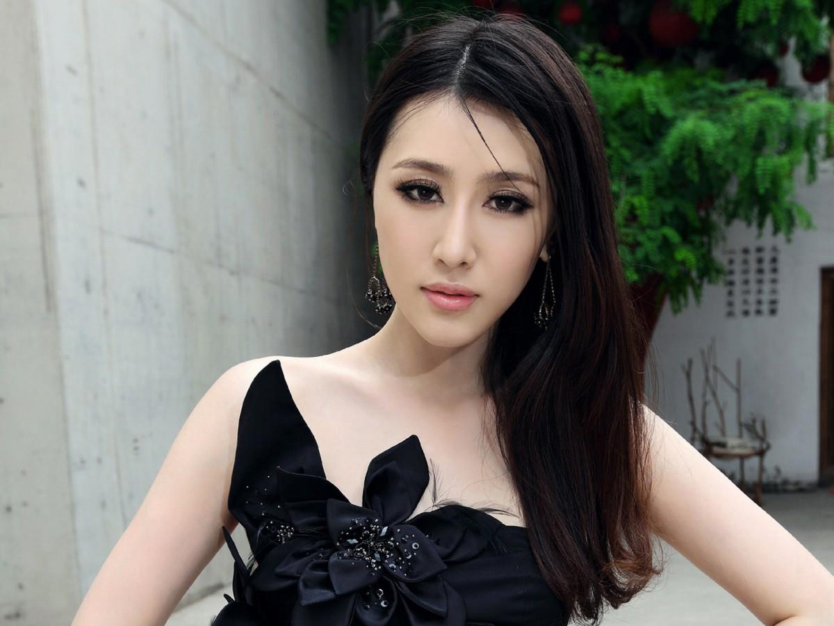 美女赵芸萱图片