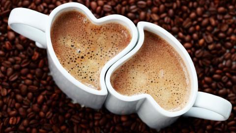 情侣心形图案咖啡图片大全