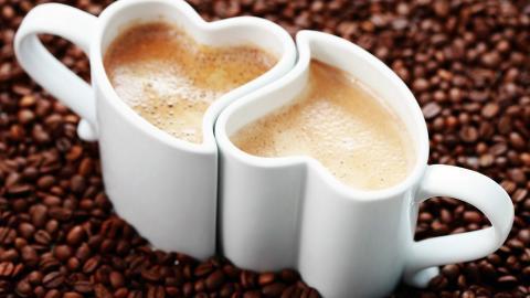 情侣心形图案咖啡图片大全