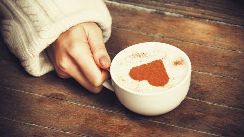 情侣心形图案咖啡图片大全