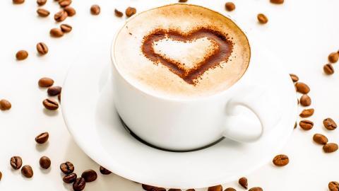 情侣心形图案咖啡图片大全
