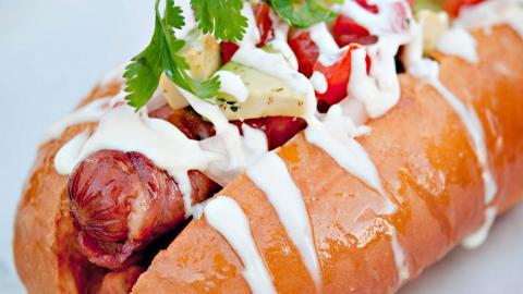 美味热狗面包图片