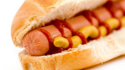 美味热狗面包图片