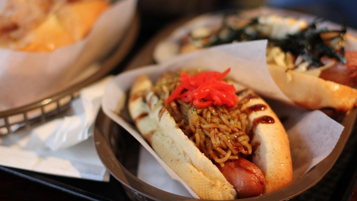 美味热狗面包图片