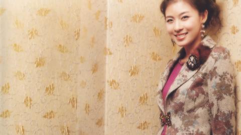 韩国女星河智苑图片