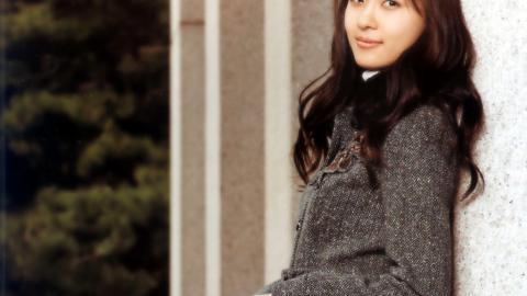 韩国女星河智苑图片