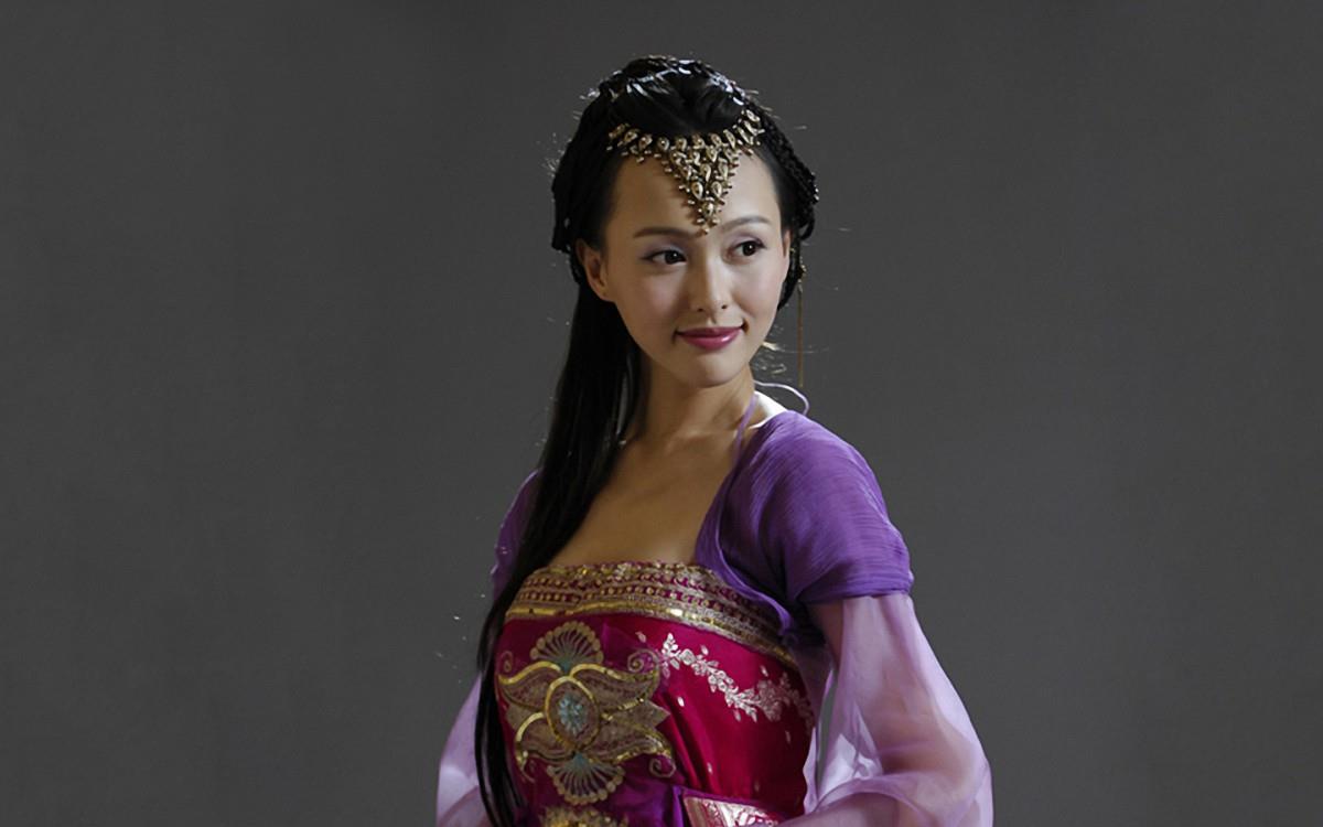 气质女神唐嫣图片