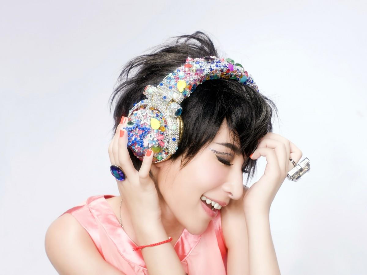 台湾女歌手萧亚轩图片