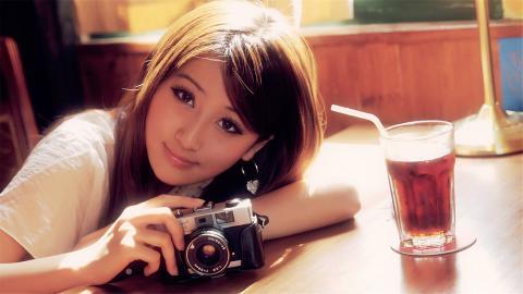 相机少女摄影图片