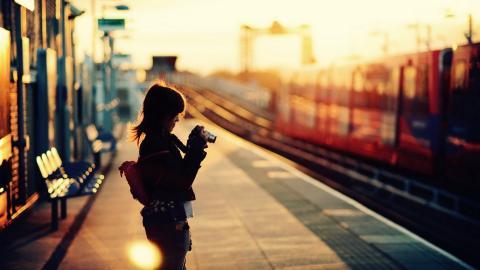 相机少女摄影图片