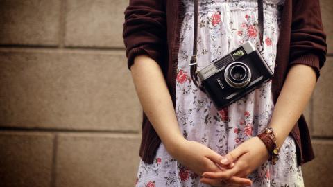 相机少女摄影图片