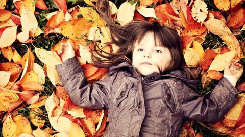 秋天的儿童图片