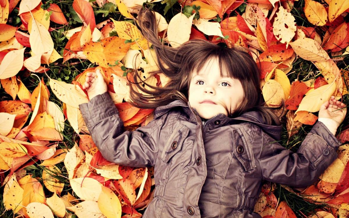 秋天的儿童图片