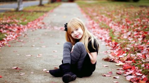 秋天的儿童图片