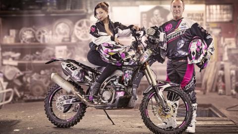 达喀尔拉力赛Dakar摩托车美女模特图片