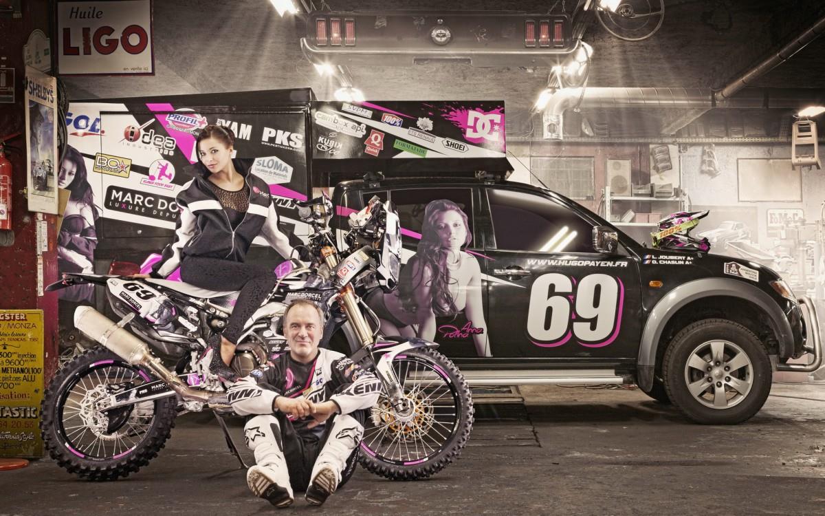 达喀尔拉力赛Dakar摩托车美女模特图片