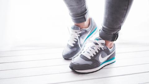 耐克品牌运动鞋图片