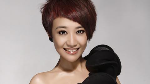 主持人左岩图片