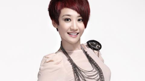 主持人左岩图片