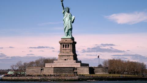 自由女神像高清图片