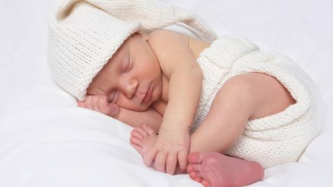 睡眠中宝宝高清图片