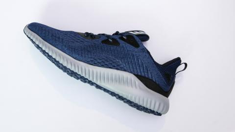 男士阿迪达斯运动鞋图片