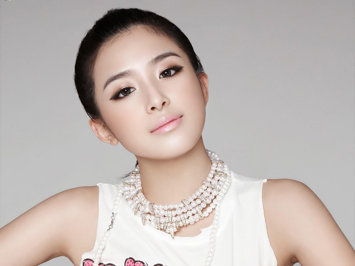 酸酸甜甜张含韵图片