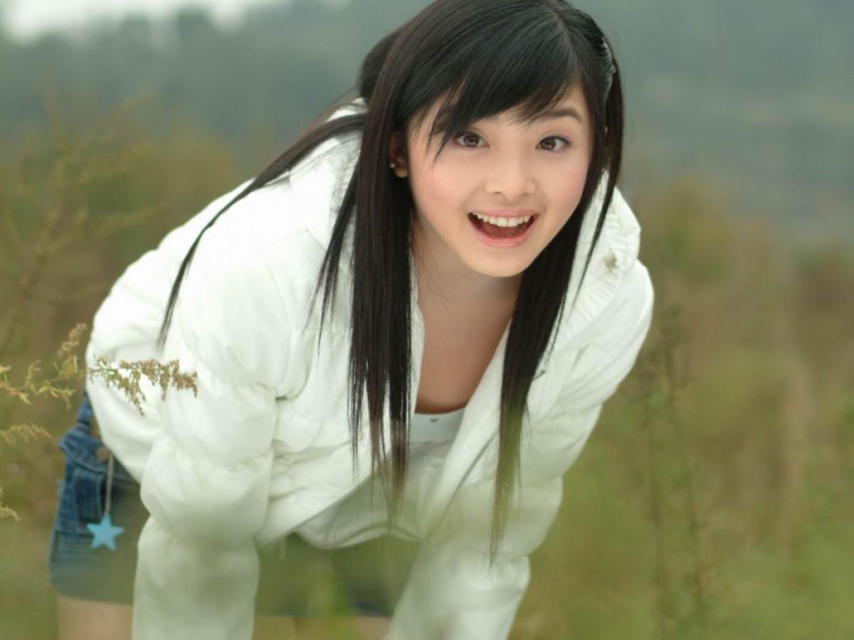 酸酸甜甜张含韵图片