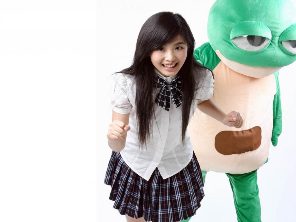 酸酸甜甜张含韵图片